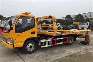 酒仙桥哪里有拖车服务