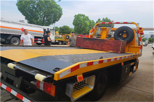 酒仙桥附近拖车电话号码服务